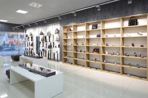 热销现代坚固木制鞋架 专卖店木质展示鞋架厂家批发